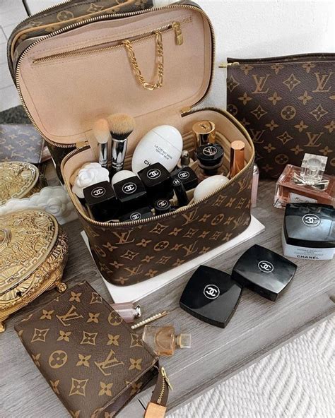 louis vuitton makeup bag set|Louis Vuitton makeup bag price.